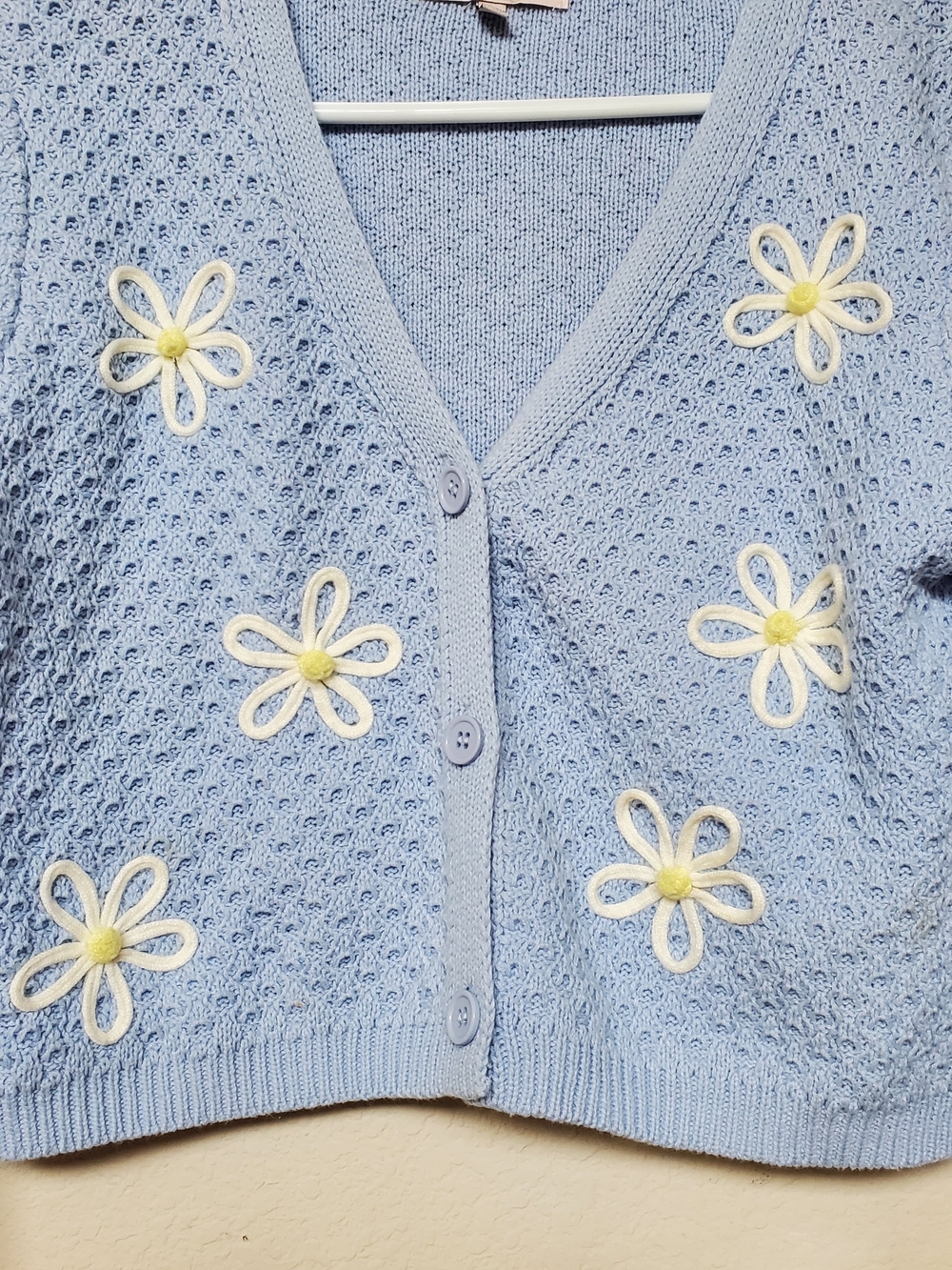 Willow & Wind Pastel Blue Daisy-Embroidered V-Neck Cardigan.  Size Medium - Picture 2 of 8